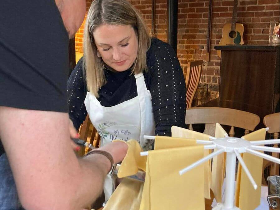 Whether you are wanting to give a great first impression, or are looking to build stronger relationships with your existing customers, our bespoke corporate hospitality cookery events are for you.